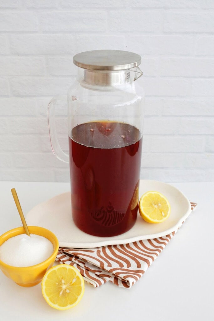 making sweet tea