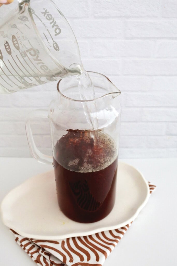 making sweet tea