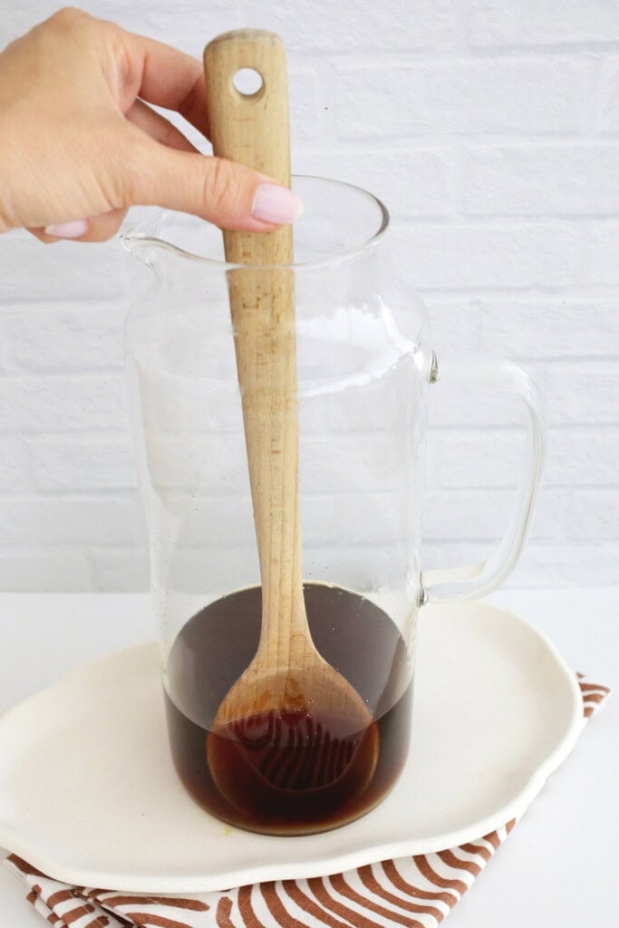 making sweet tea